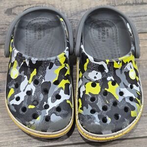 Crocs Kids Crocband Camo Clogs Grey Yellow Black Speckled Slip On Shoes Size 7